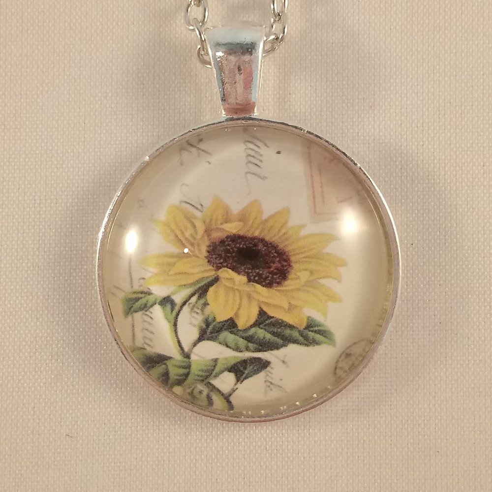 Silver Sunflower Glass Cabochon Necklace - Picture 2 of 3